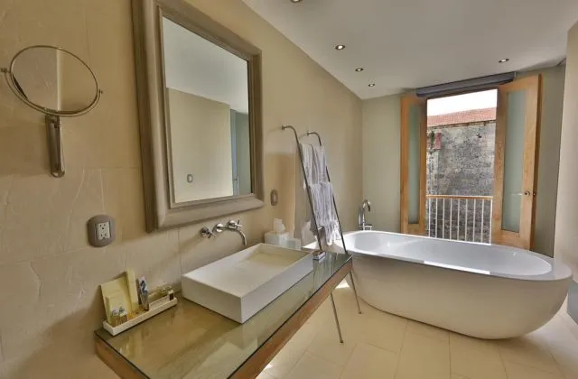 Hotel Billini Saint Domingue Suite luxe salle bain