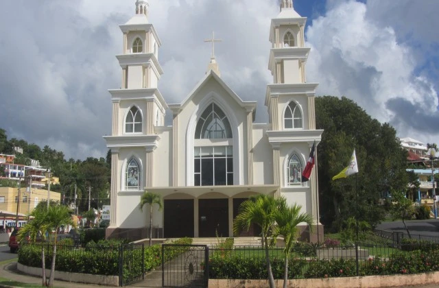 Santa Barbara de Samana Eglise
